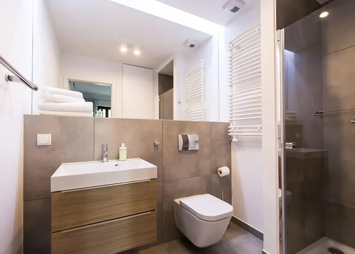 아파트 Homewell Dominikanska *